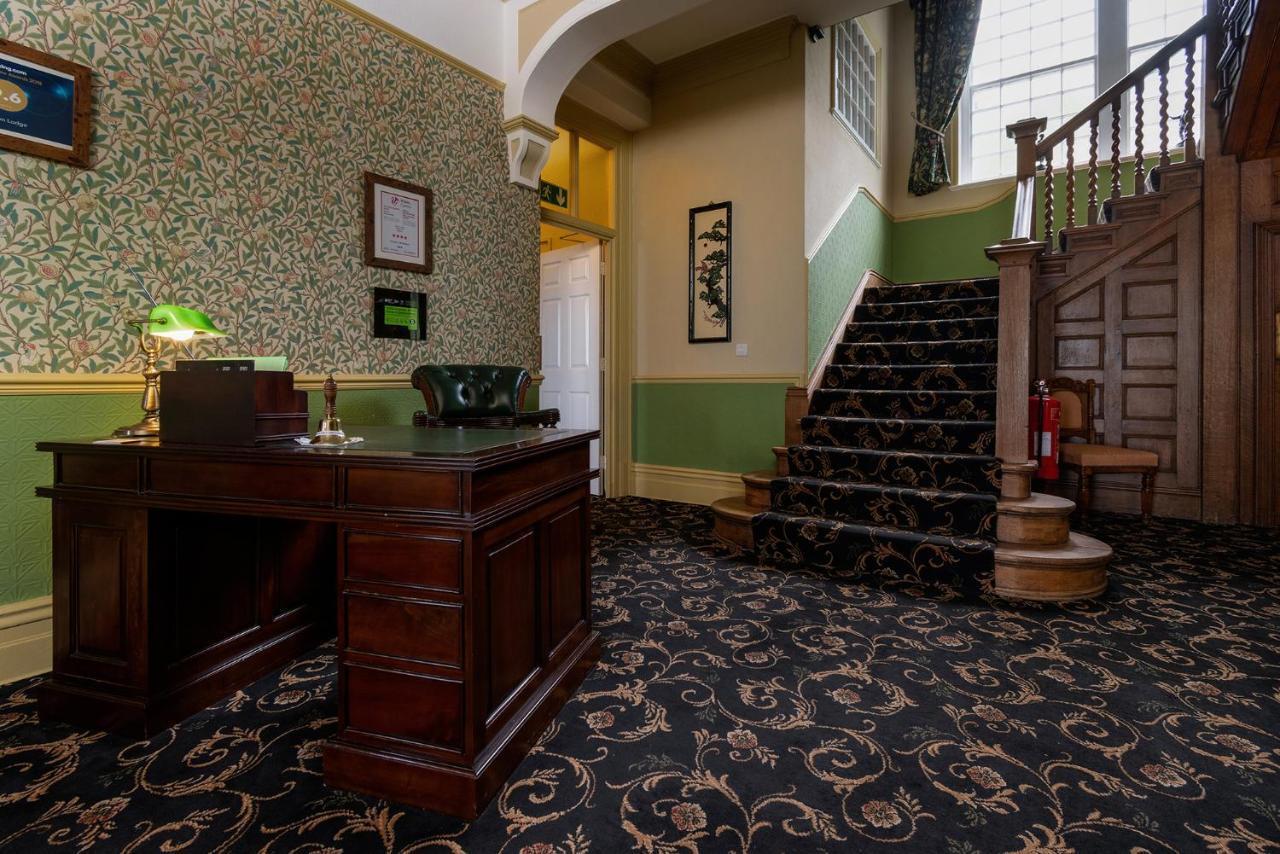 هارلتش Crown Lodge المظهر الخارجي الصورة